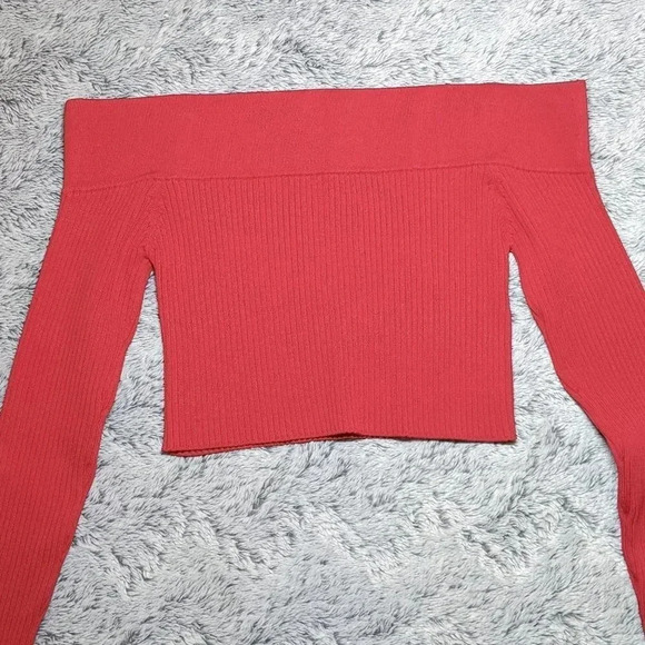 C/Meo Collective Red Off the Shoulder Long Sleeve Crop Top Medium Cmeo - Picture 2 of 7